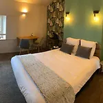 Hotel Logis Restaurant La Chatellenie 3*