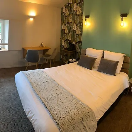 ホテル Logis Restaurant La Chatellenie 3*