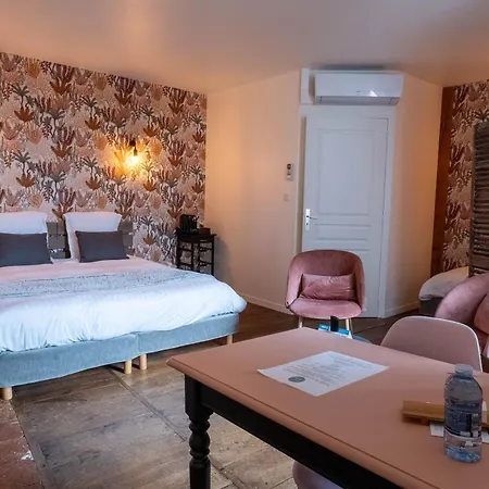 Logis Restaurant La Chatellenie ホテル 3*