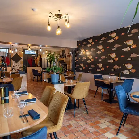 ホテル Logis Restaurant La Chatellenie アヴァイユ・リムジーヌ