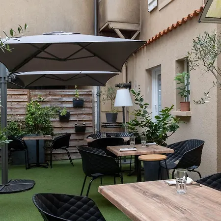 Logis Restaurant La Chatellenie アヴァイユ・リムジーヌ