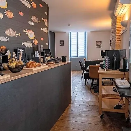 Logis La Châtellenie Hotel 3*