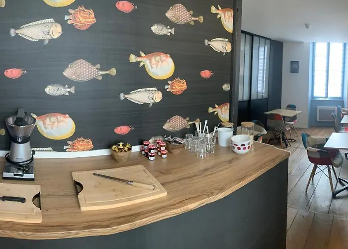 Hotel Logis Restaurant La Chatellenie 3*