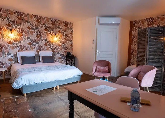 Logis Restaurant La Chatellenie Hotel 3*