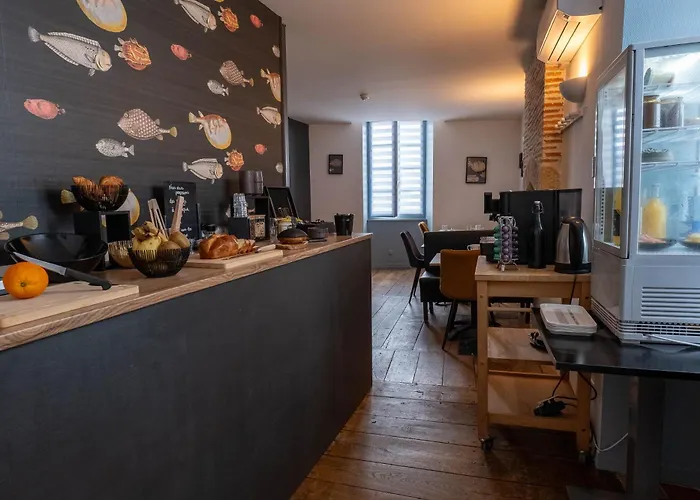 Logis Restaurant La Chatellenie Hotel Availles-Limouzine